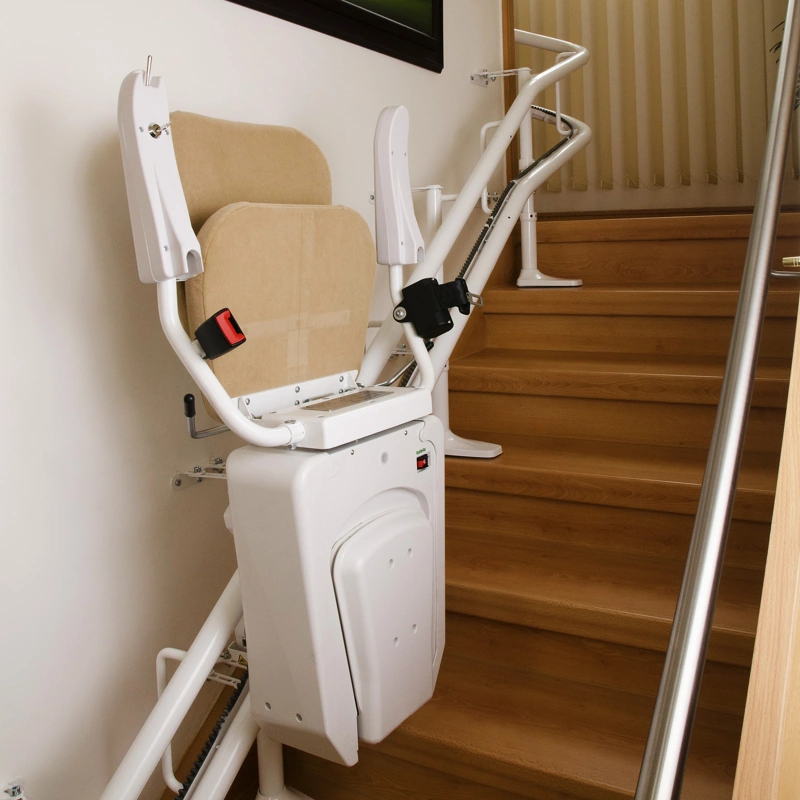 ALPHA Classic Treppenlift hochgekappt
